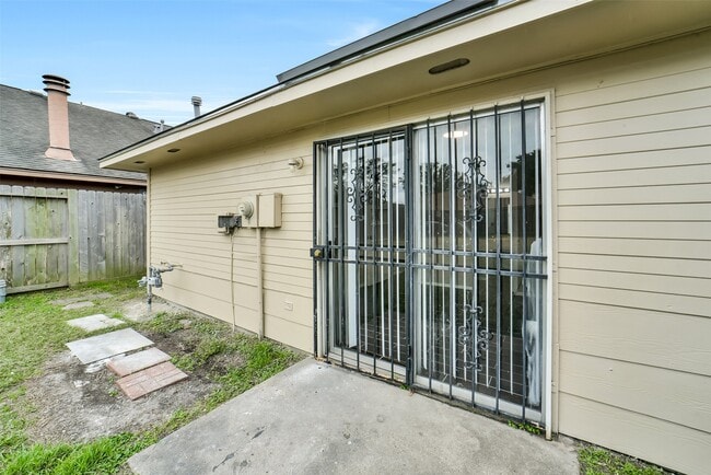 Building Photo - 10036 Woodico Dr