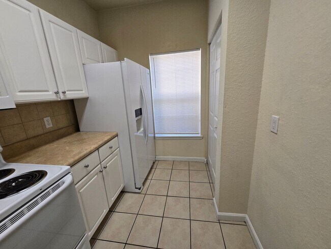 Building Photo - 2/2.5 Townhome in Magnolia Place