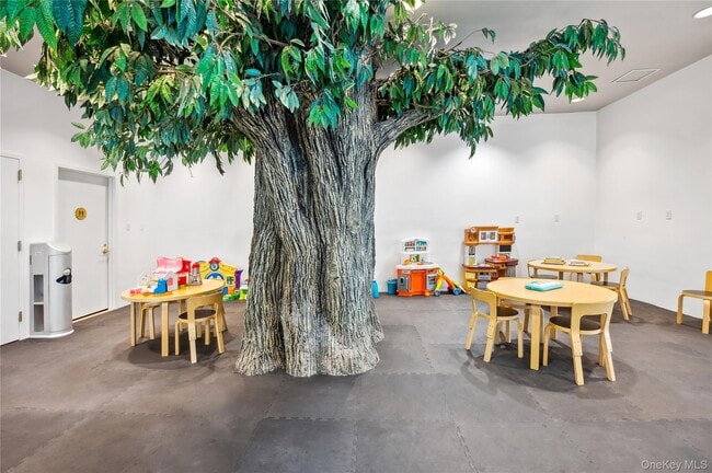 Building Photo - 1 Scarsdale Rd