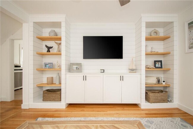 Building Photo - 33 Slocum St