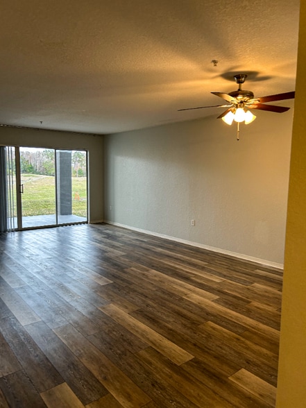 Building Photo - 14025 Fairway Island Dr