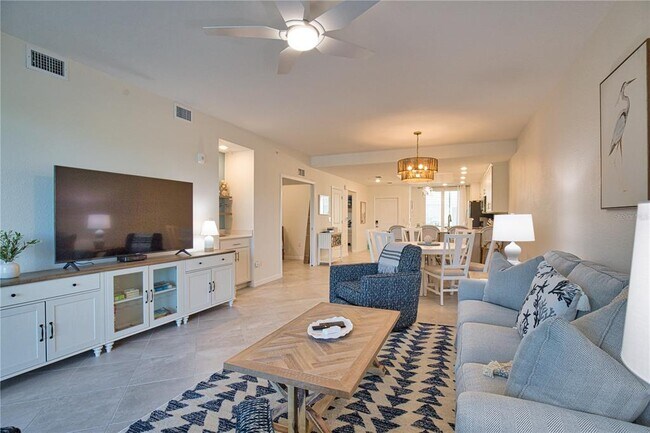 Building Photo - 12470 Wellen Golf St