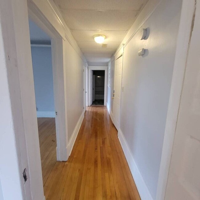 Building Photo - 597 Blair Ave