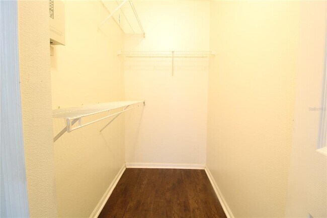 Building Photo - 4348 S Kirkman Rd