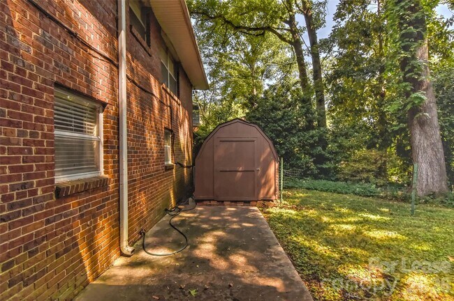 Building Photo - 1215 Sewickley Dr