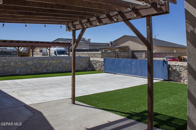 Building Photo - 2621 Mike Price Dr