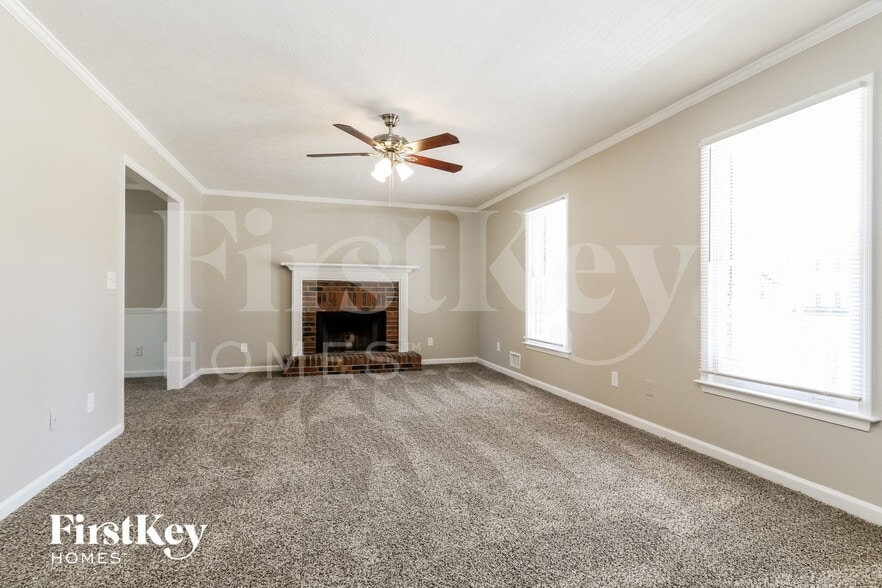 Building Photo - 331 Crescentview Ct