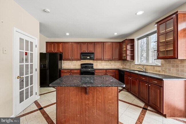 Building Photo - 120 Elizabeth Ct