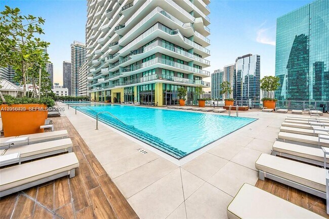Building Photo - 1300 S Miami Ave