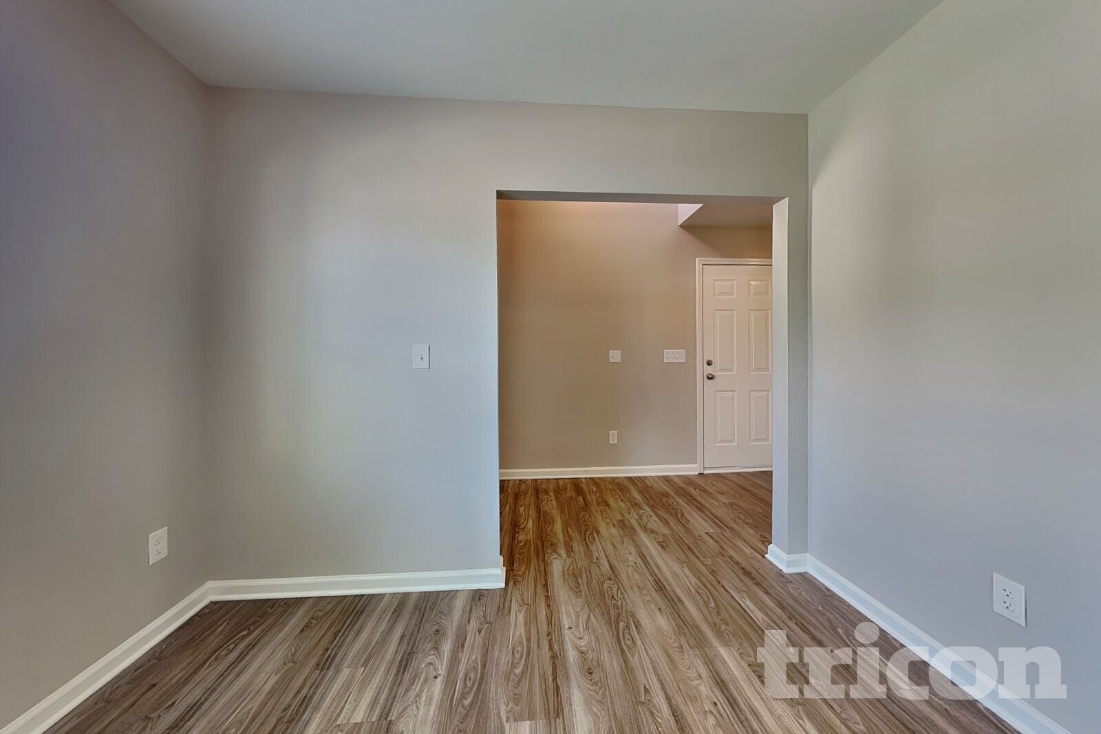 Building Photo - 2120 Clear Brook Dr