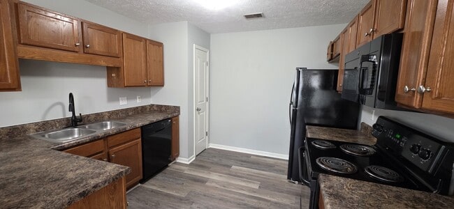 Building Photo - 1183 Catawba Way