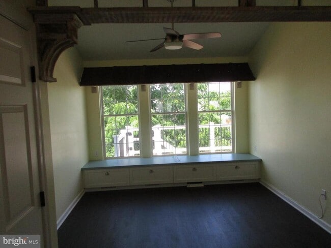 Building Photo - 1024 Jeanett Way