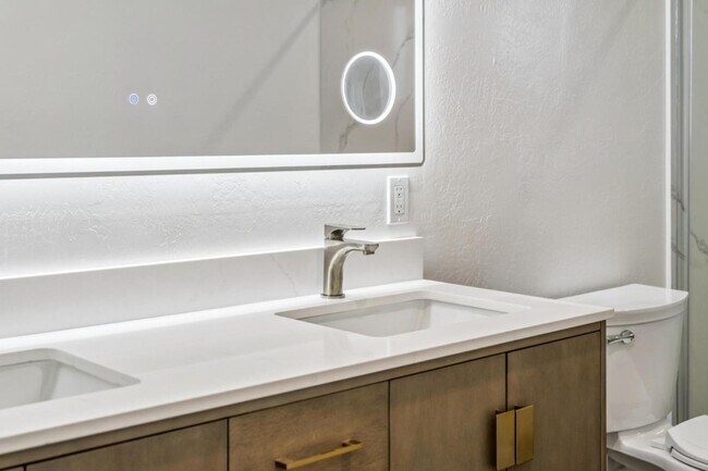 Building Photo - 700 Gull Ave