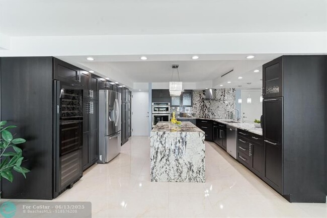 Building Photo - 4100 Galt Ocean Dr