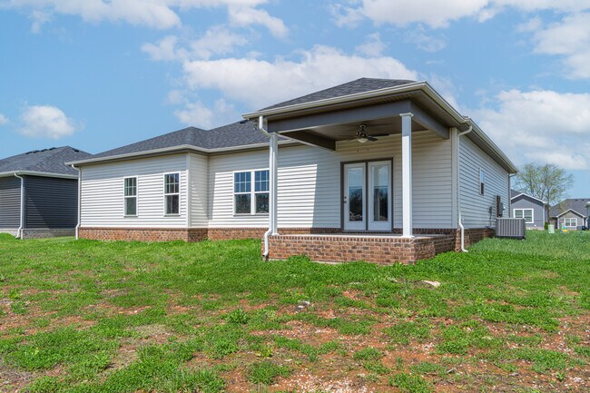 Building Photo - 2679 Cedrus Ave