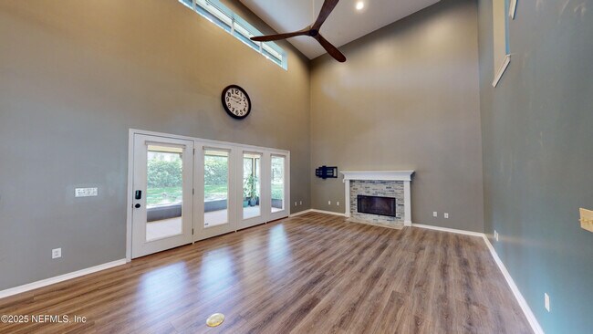 Building Photo - 11881 Honey Locust Dr