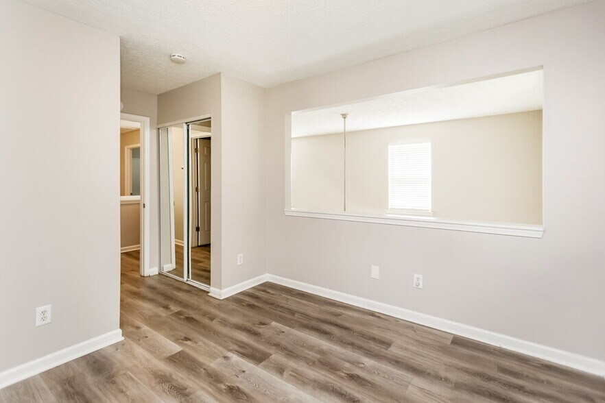 Building Photo - 205 Silver Ridge Dr