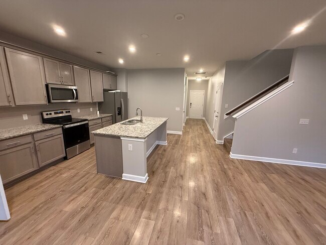 Building Photo - 2136 Postings Pt