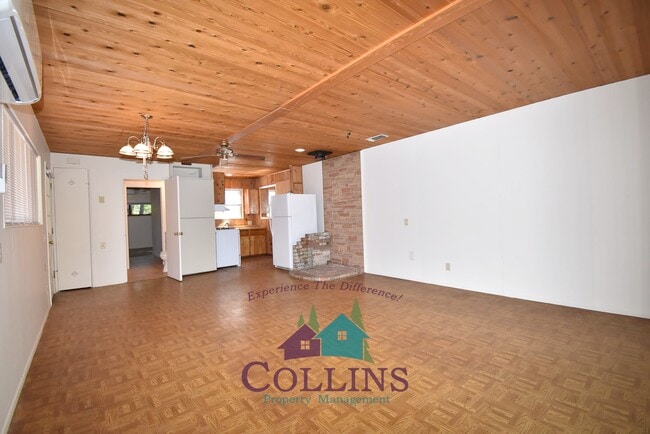 Building Photo - 20183 Casa Loma Dr