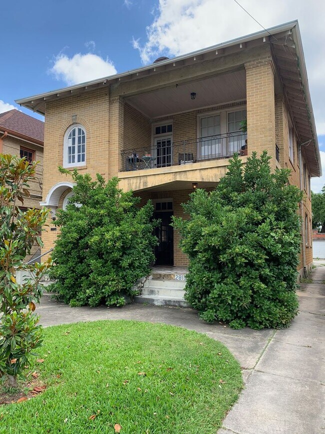Building Photo - 2817 Paris Ave