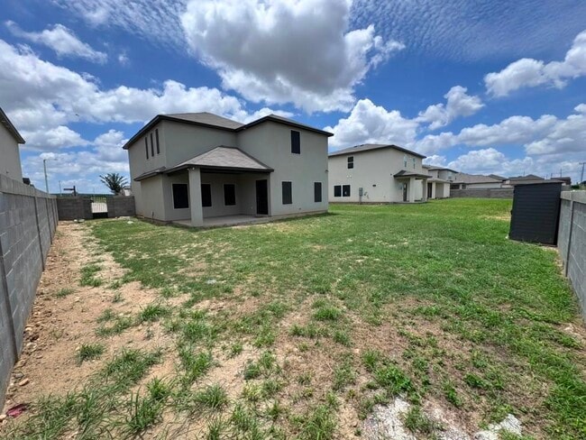 Building Photo - 3012 Clydesdale Dr