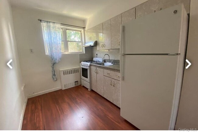 Building Photo - 32-11-11 87th St