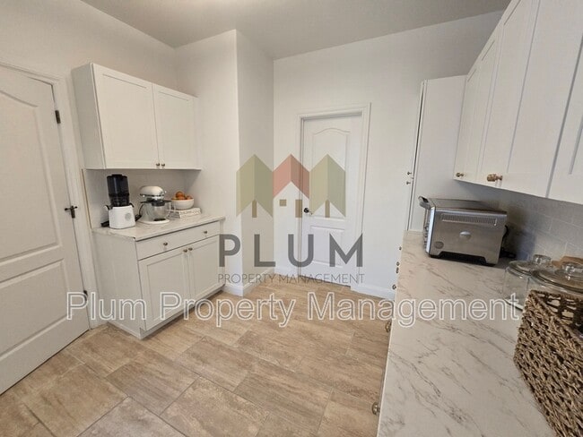 Building Photo - 15660 Sara Jo Ln