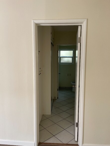 Building Photo - 14207 Sylvan St
