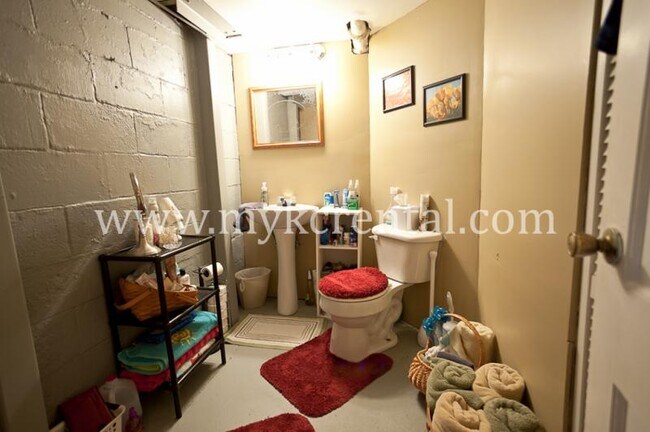 Building Photo - 4916 Juniper Dr