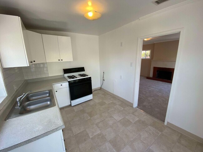 Building Photo - 2215-2217 1/2 S. Curson Avenue