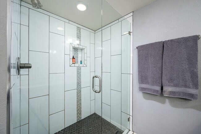 Building Photo - 9695 N 93rd Way