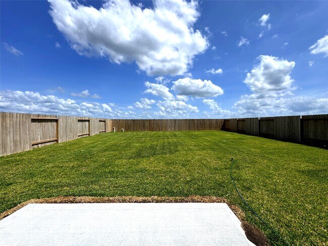 Building Photo - 8431 Vacek Xing Wy