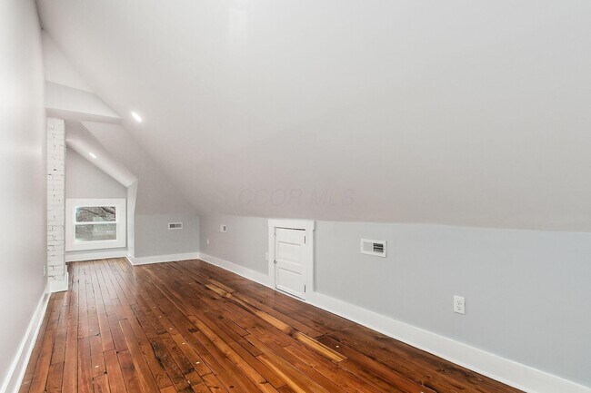 Building Photo - 1013 E Rich St