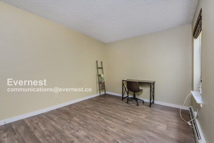 Building Photo - 6844 Countryside Ln