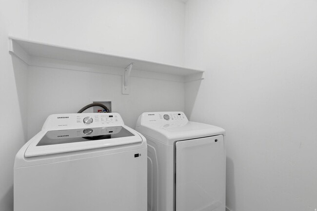 Building Photo - 461 S 900 W
