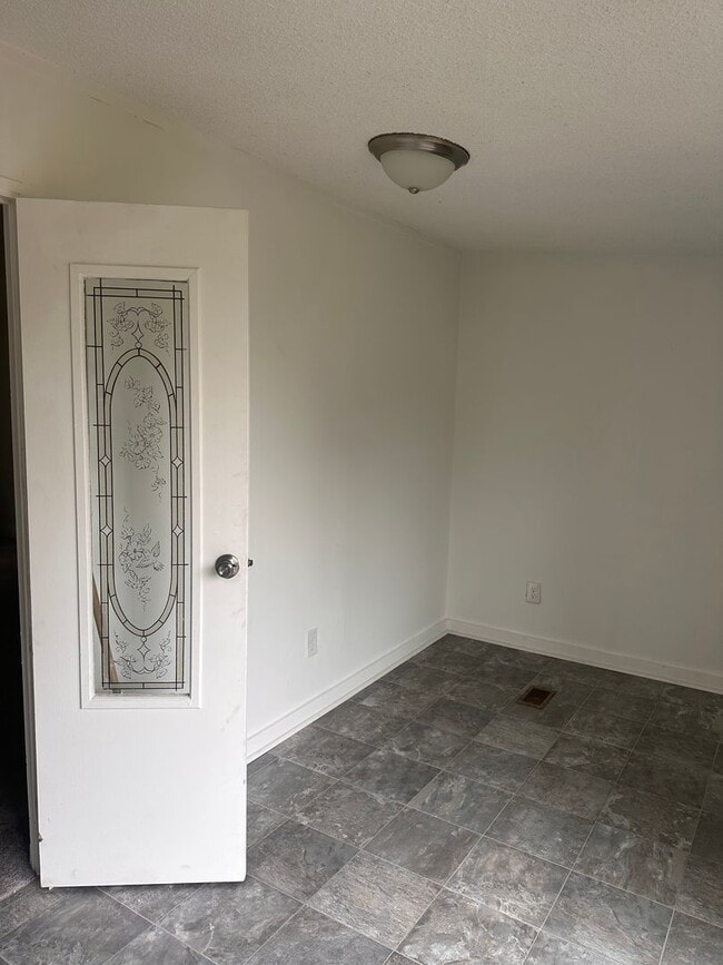 Building Photo - RENTAL HOME 3BD/2BTH