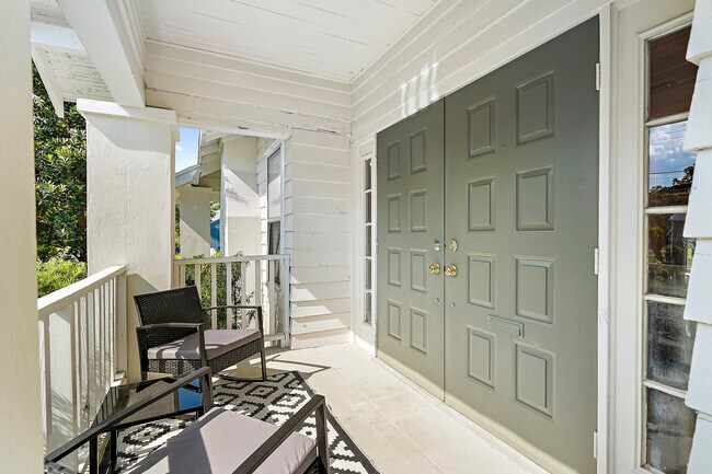 Building Photo - 2560 4th Ave S