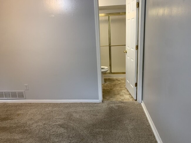 Building Photo - Great Eden Prairie location! 3 Bed/2 Bath ...