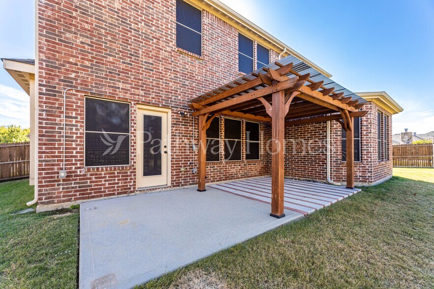 Building Photo - 119 Highwood Ave