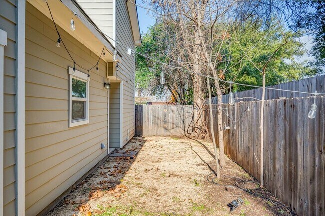 Building Photo - 811 Gunter St