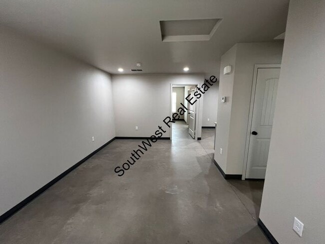 Building Photo - 2 BED 2 BATH APT ALL BILLS PAID!