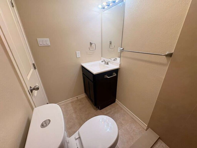Building Photo - 4018 San Agustin Ave
