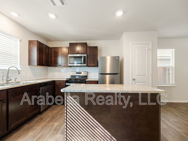 Building Photo - 6510 Vivaldi Isle