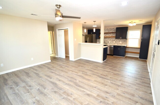 Building Photo - 1725 Avenue O