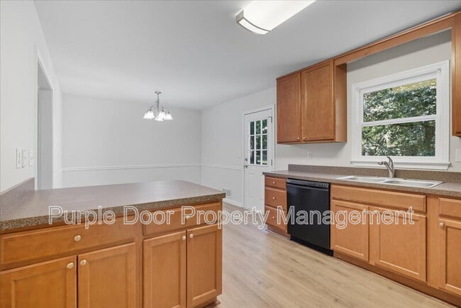 Building Photo - 4201 Autumn Lake Dr