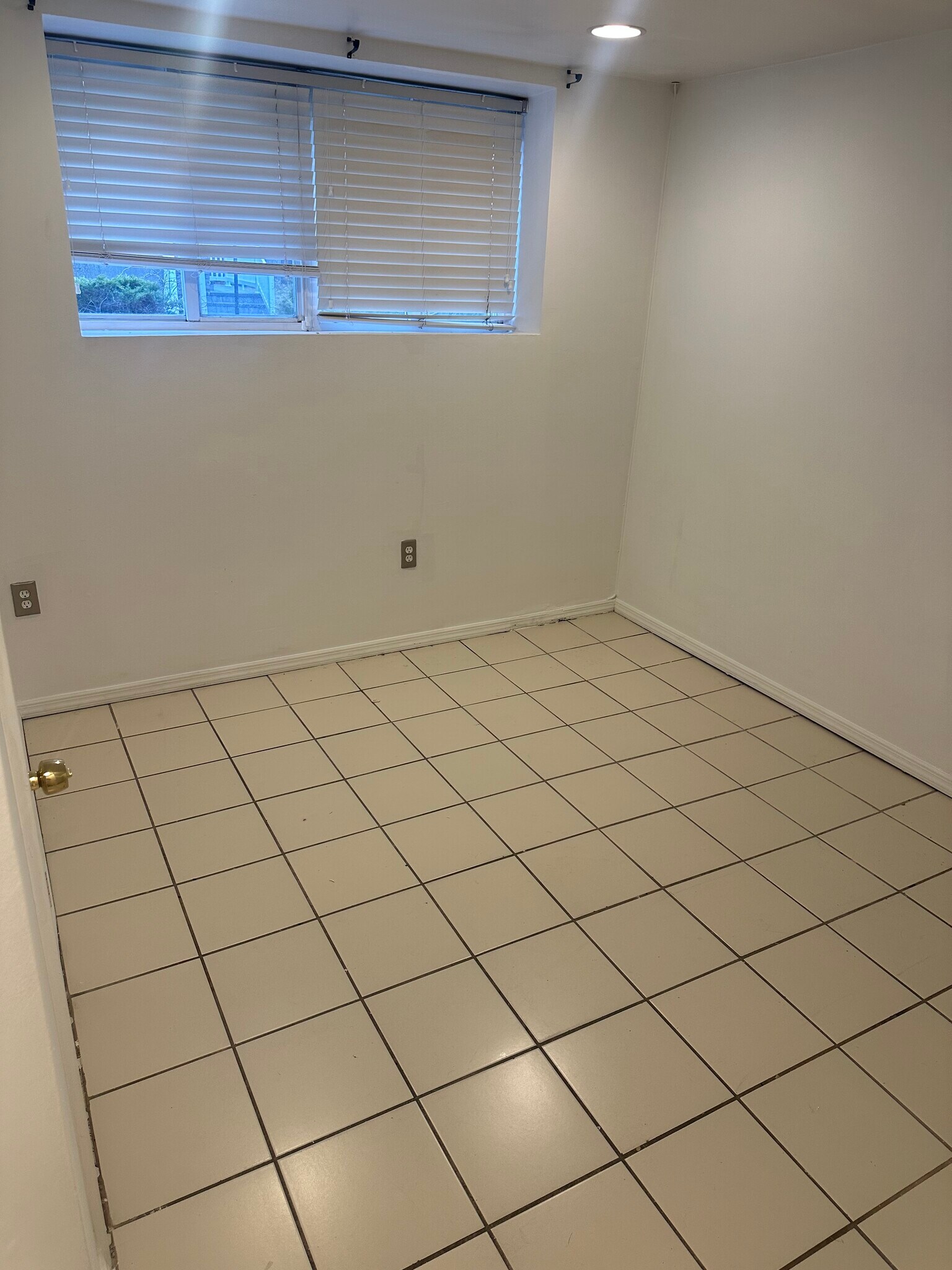 Building Photo - 17 Patricia Rd