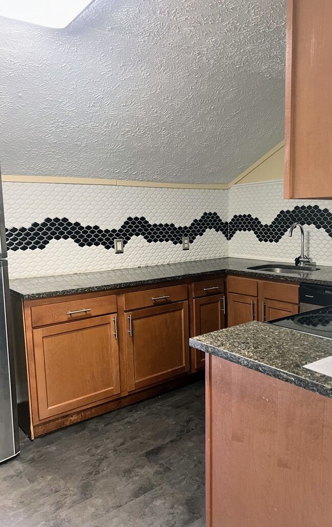 Building Photo - 219 E North St