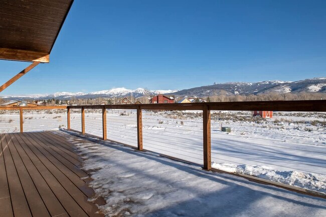 Building Photo - 363 Palisade Trail