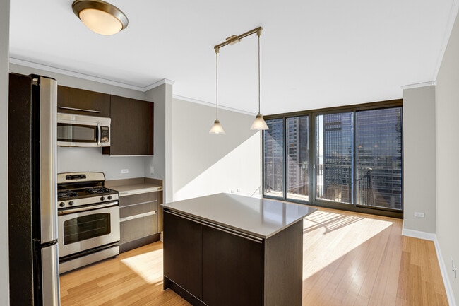 Building Photo - 225 N Columbus Dr