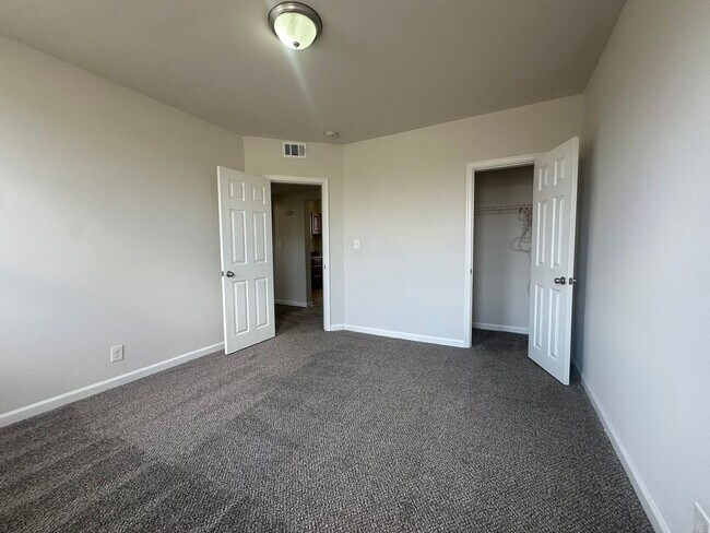 Building Photo - 3616 Elmley Ave